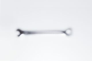 Only one type of screw is used throughout the whole construction