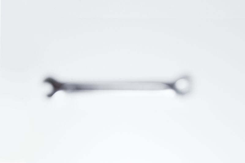 Only one type of screw is used throughout the whole construction