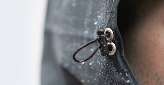 Vernietete Kordelöffnungen