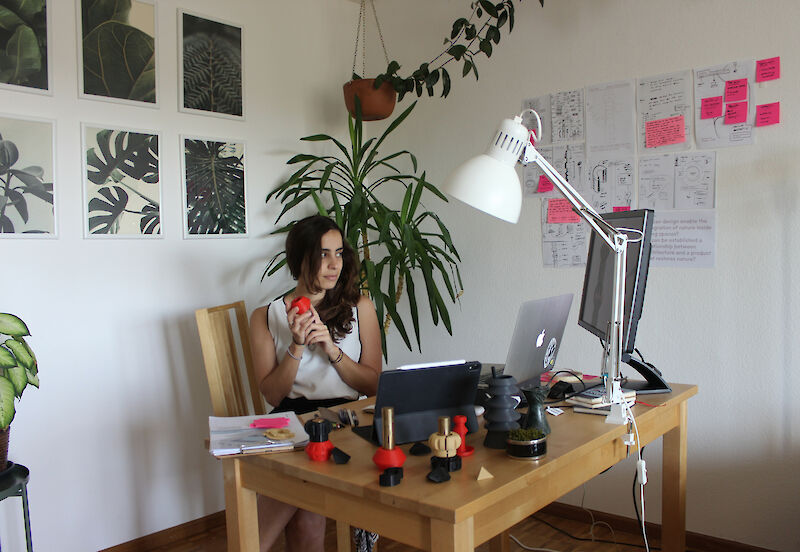 Tanya Rey (MA): "I like to have my own workspace, so I set up a mini-studio in what was our dining room, which gradually became more colorful with the notes and sketches. I'm very visual, so I need to always have the most important notes insight.   My idea was to make the prototypes with 3D ceramic printing in ZHdK, but this was not possible due to the circumstances. However, I have borrowed the 3D printing, thanks for that, and I have managed to make some models that have helped me to have clearer my visualizations."