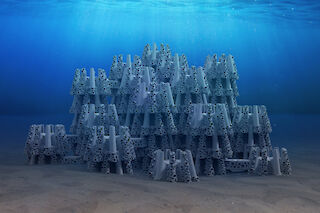 Noch unbewohnt: Die verbundene Struktur kann auch als Küstenschutz dienen.