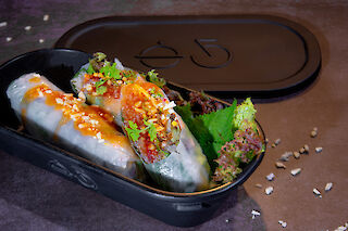 Angerichtete Sommerrollen im «LAMBA»