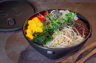 Angerichtete Poké Bowl im «GOL»