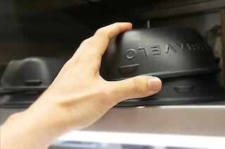 Stapelkante zum besseren Trennen der Behälter, Klemmschutz, schneller Zugriff