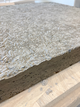 Hanfschäben im Beton schaffen Struktur, verringern den Sandanteil und das Gewicht.