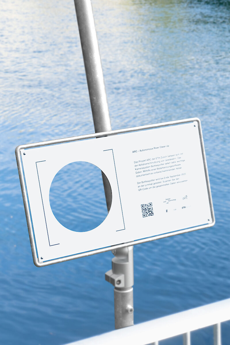Vor Ort können Passant:innen über einen QR-Code auf die Kamerabilder zugreifen.