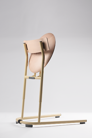 Die Konzeption des Stuhles ist auf Langlebigkeit trotz intensiver Nutzung angelegt.