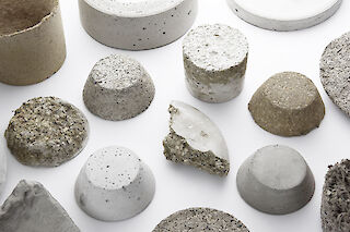 Holzbeton eignet sich wegen seiner Materialeigenschaften ideal als Werkstoff für Nistkästen.